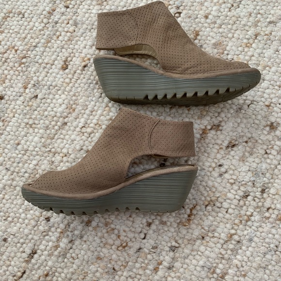 fly london open toe wedge